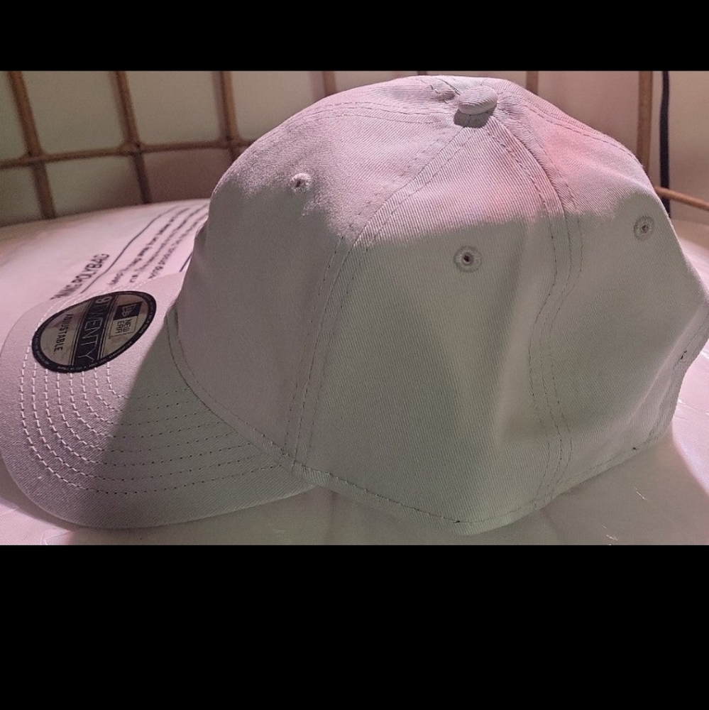 Hat - Picture 2 of 4